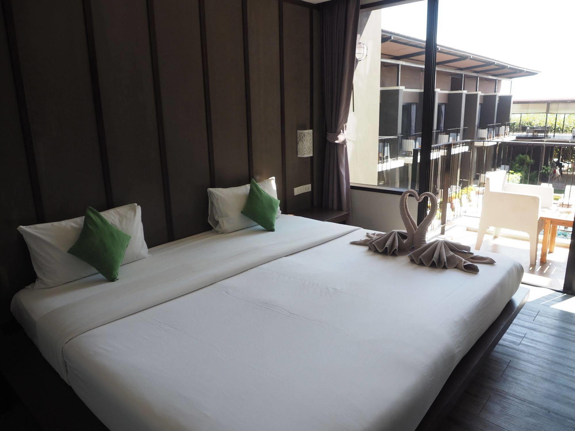 La Lune Beach Resort Koh Samet Esterno foto